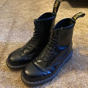 Dr. Martens Mens US8 1460 Boots Black